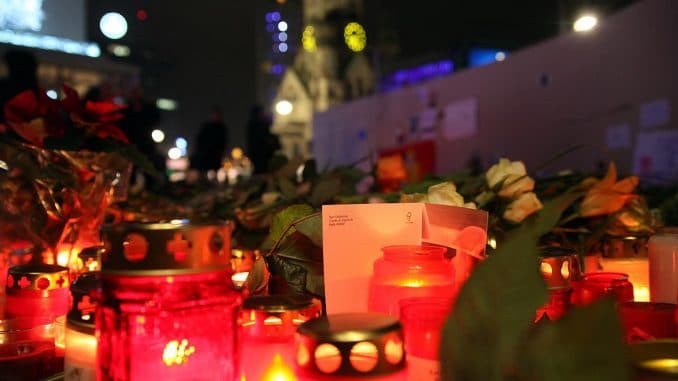 Gedenkkerzen am Breitscheidplatz, über dts Nachrichtenagentur