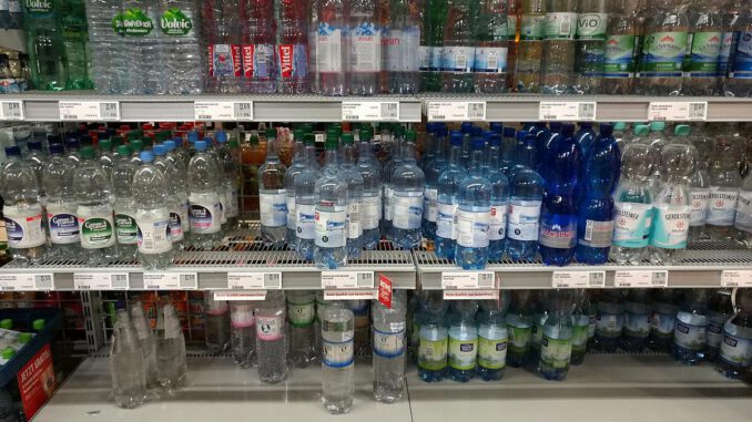Wasserflaschen, über dts Nachrichtenagentur
