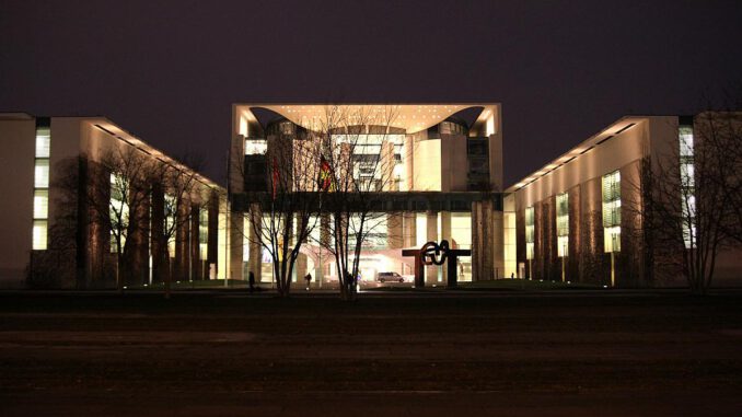 Bundeskanzleramt bei Nacht, über dts Nachrichtenagentur