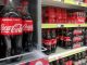 Coca-Cola in einem Supermarktregal, über dts Nachrichtenagentur