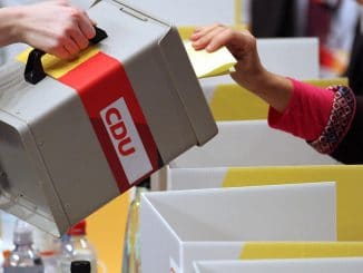 Wahlurne auf CDU-Parteitag, über dts Nachrichtenagentur