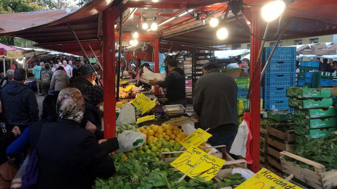 Obst- und Gemüsestand, über dts Nachrichtenagentur