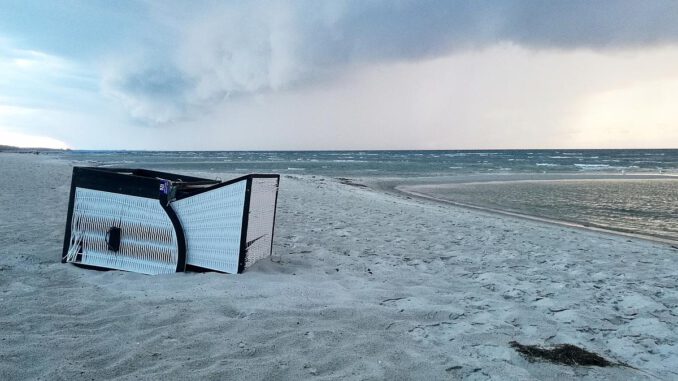 Umgekippter Strandkorb, über dts Nachrichtenagentur