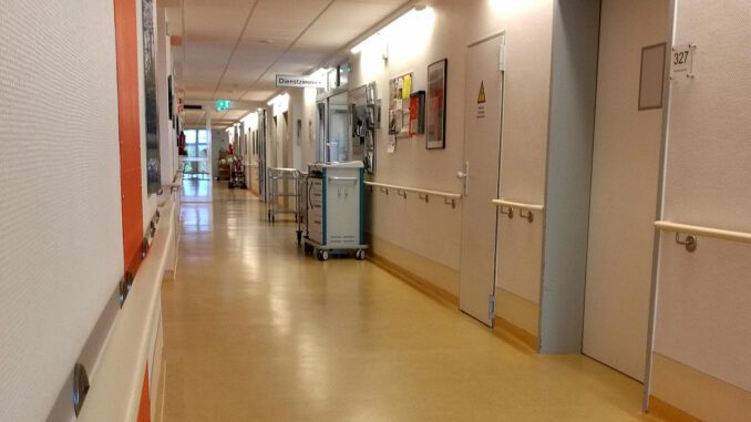 Krankenhausflur, über dts Nachrichtenagentur