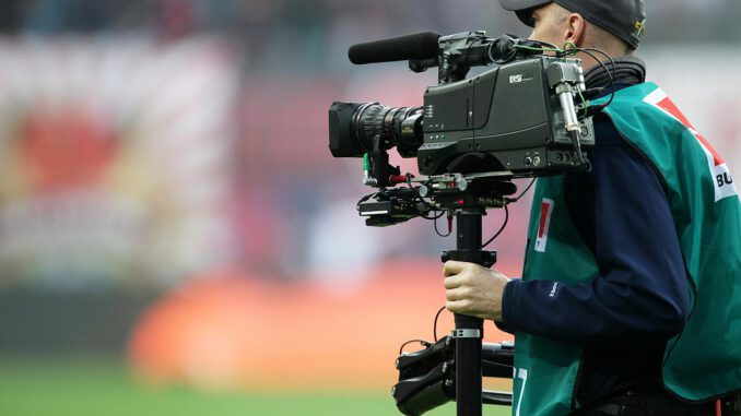 Fernsehübertragung eines Bundesliga-Spiels, über dts Nachrichtenagentur