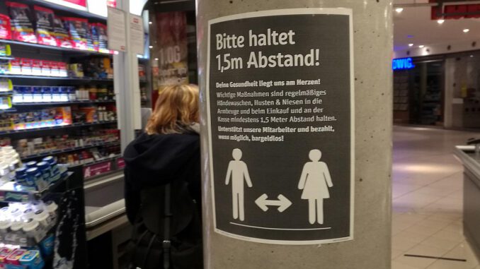 Abstandregel im Supermarkt, über dts Nachrichtenagentur