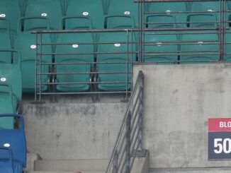 Leere Sitzplätze im Stadion, über dts Nachrichtenagentur