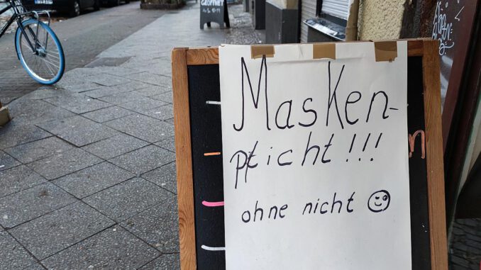 Hinweis auf Maskenpflicht, über dts Nachrichtenagentur