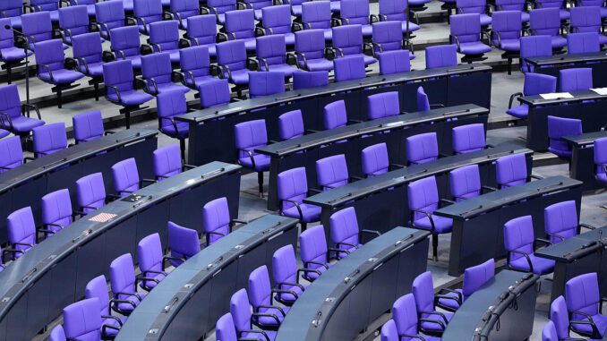 Sitze im Bundestagsplenum, über dts Nachrichtenagentur