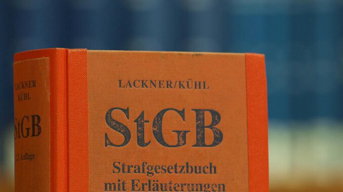Das Strafgesetzbuch in einer Bibliothek, über dts Nachrichtenagentur
