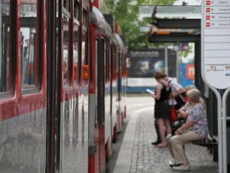 Straßenbahnhaltestelle, über dts Nachrichtenagentur