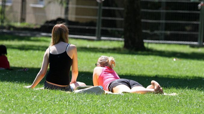 Frauen in einem Park, über dts Nachrichtenagentur