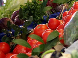 Tomaten an einem Gemüsestand, über dts Nachrichtenagentur