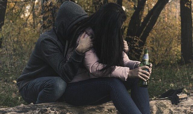 Female Alcoholism Woman Girl Female Alcoholism Woman Girl - rebcenter-moscow / Pixabay