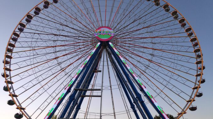 Ferris Wheel Stuttgart Bad Cannstatt  - misterfarmer / Pixabay