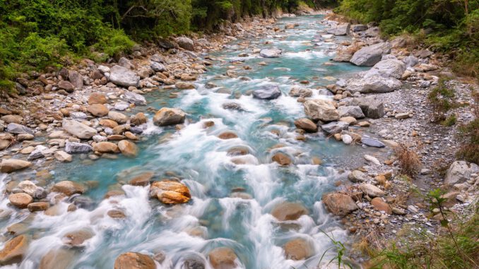 Flow Water Nature Stones Rock  - MagicTV / Pixabay