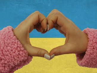 Heart Hands Ukrainian Flag Ukraine  - Alexandra_Koch / Pixabay