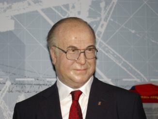 Helmut Kohl Politician Wax Figure  - Meromex / Pixabay