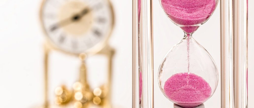 Hourglass Clock Time Deadline Hour  - stevepb / Pixabay