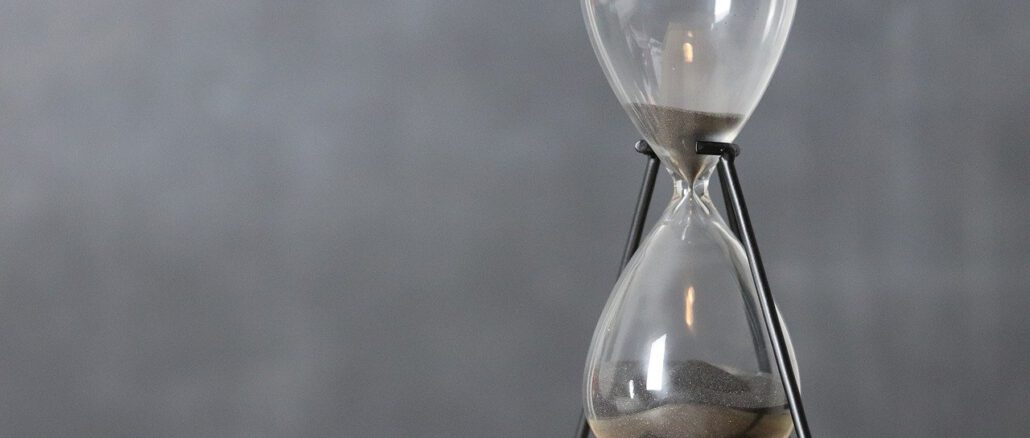 Hourglass Time Clock Sand Hour  - MattHrusc / Pixabay