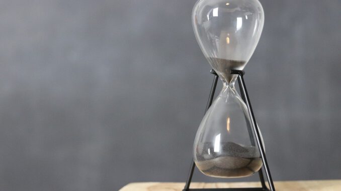 Hourglass Time Clock Sand Hour  - MattHrusc / Pixabay