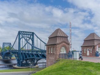 Kaiser Wilhelm Bridge Wilhelmshaven  - AKrebs60 / Pixabay