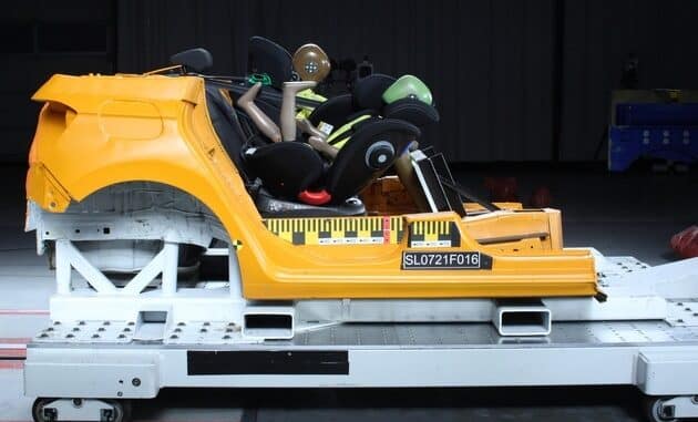 ADAC Kindersitztest: Überwiegend empfehlenswert / Nur eines von 20 Modellen ...