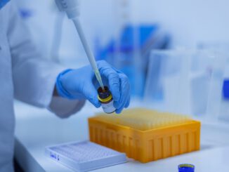Laboratory Pipette Research Lab - fernandozhiminaicela / Pixabay