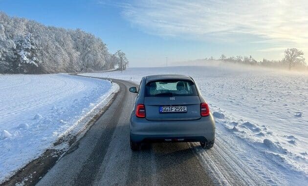 Sicher und effizient mit dem E-Auto durch den Winter / Reichweite auch bei kalten ...