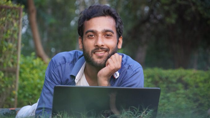 Laptop Man Work Portrait Education Laptop Man Work Portrait Education - FireFX / Pixabay