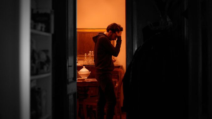 Man Depressive Loneliness  - GioeleFazzeri / Pixabay