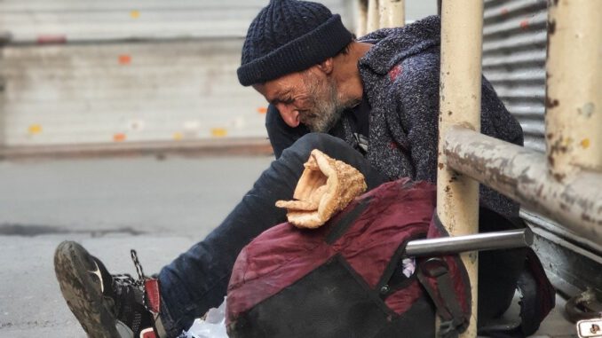 Man Old Homeless Poverty - mramirferdi / Pixabay