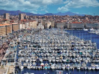 Marseille France Old Port Provence  - lecreusois / Pixabay