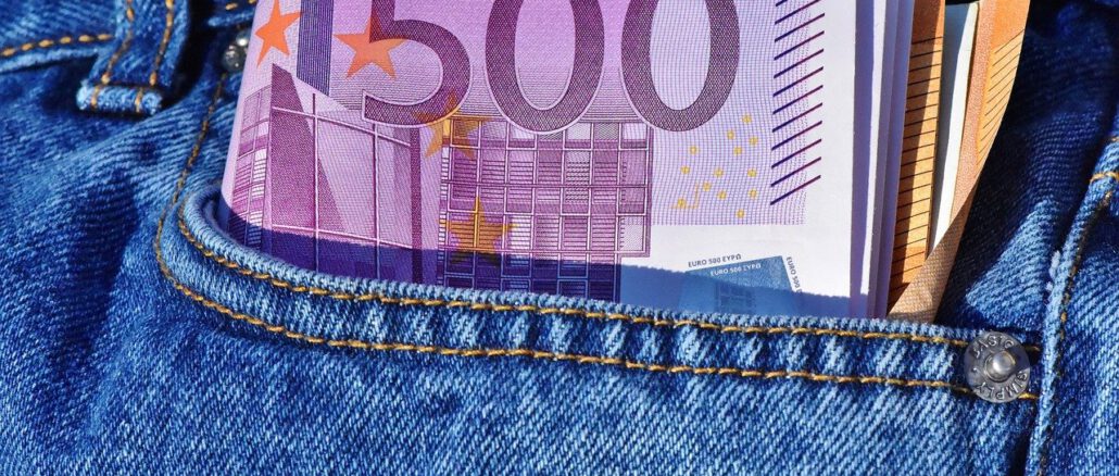 Money Dollar Bill Banknote Cash  - Capri23auto / Pixabay