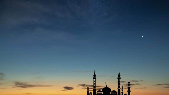 Mosque Dusk Stars Moon Clouds Mosque Dusk Stars Moon Clouds - ELG21 / Pixabay