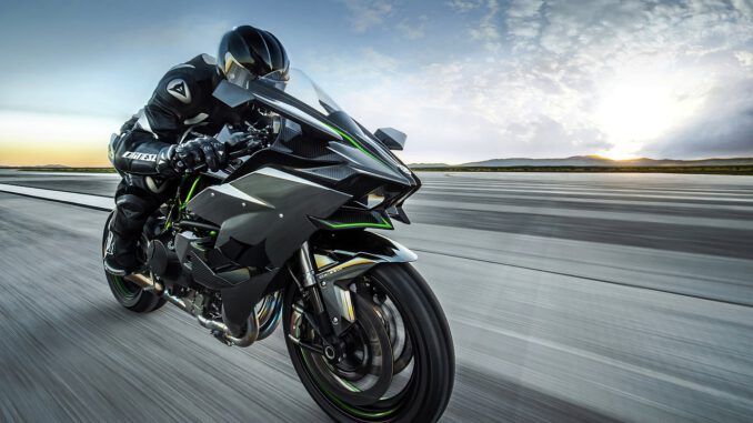 Motorcycle Road Driver Motion  - KnightHAL0 / Pixabay
