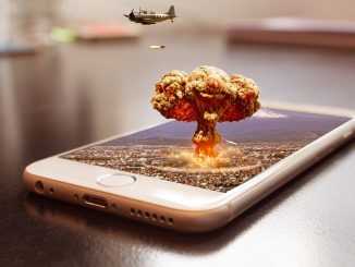 Mushroom Cloud War Mobile Phone  - XIAOLI362 / Pixabay