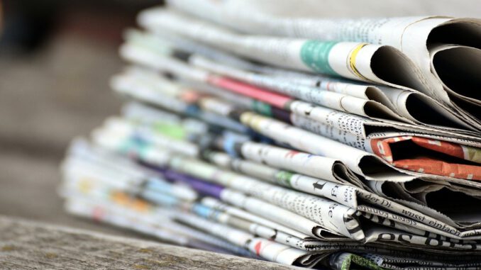 Newspapers Pile Of Newspapers Press  - congerdesign / Pixabay