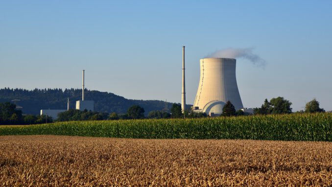 Nuclear Power Plant  - ulleo / Pixabay