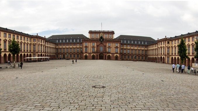 Panorama Mannheim Castle Mannheim  - domeckopol / Pixabay