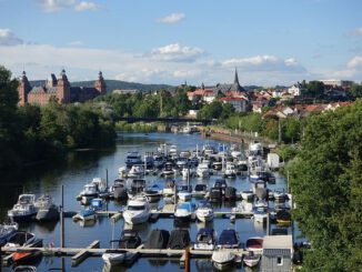 Port Harbor Boats Raft Harbor  - VGTFF / Pixabay