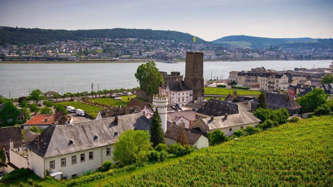 R%c%bcdesheim Town River Panorama  - Jonny_Joka / Pixabay