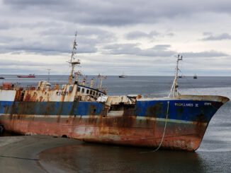 Ship Shipwreck Beach Rusty Sand  - rjames1045 / Pixabay