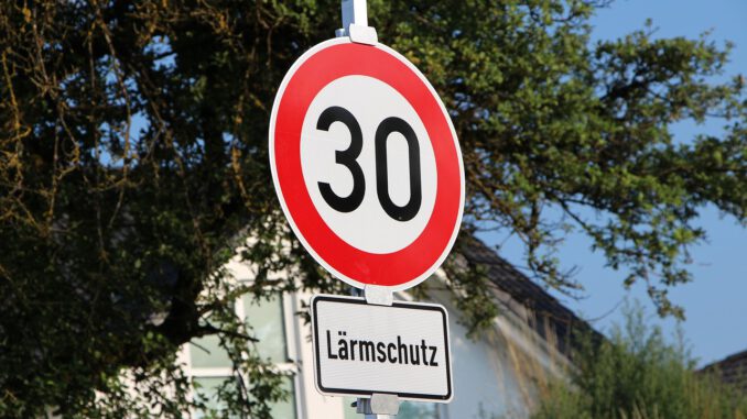 Sign Street Sign Noise Protection  - lobpreis / Pixabay