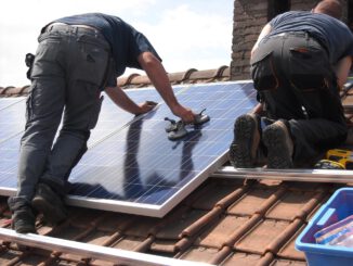 Solar Panels Placement Green Energy - MariaGodfrida / Pixabay