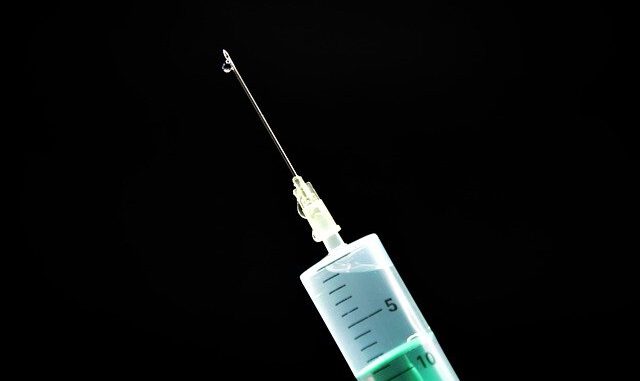 Syringe Vaccination Injection  - KlausHausmann / Pixabay