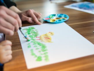 Table Paper Creativity Education  - EvgeniT / Pixabay