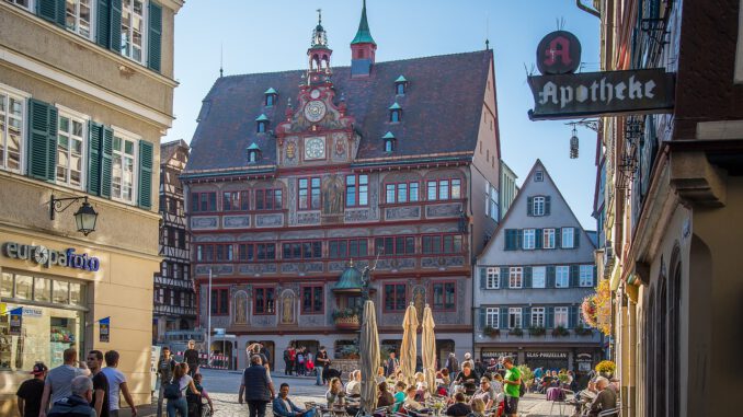 T%c%bcbingen Town Hall Marketplace  - maxmann / Pixabay