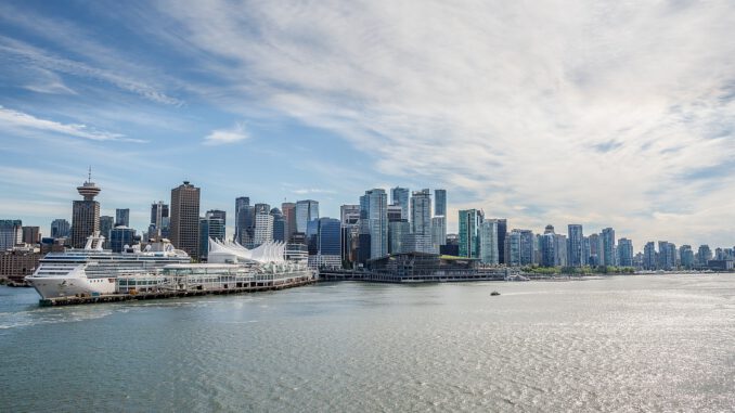 Vancouver Bay Panorama Ship Water  - marinacath / Pixabay