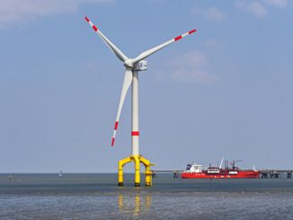 Windmill Offshore Wadden Sea Watt  - hpgruesen / Pixabay